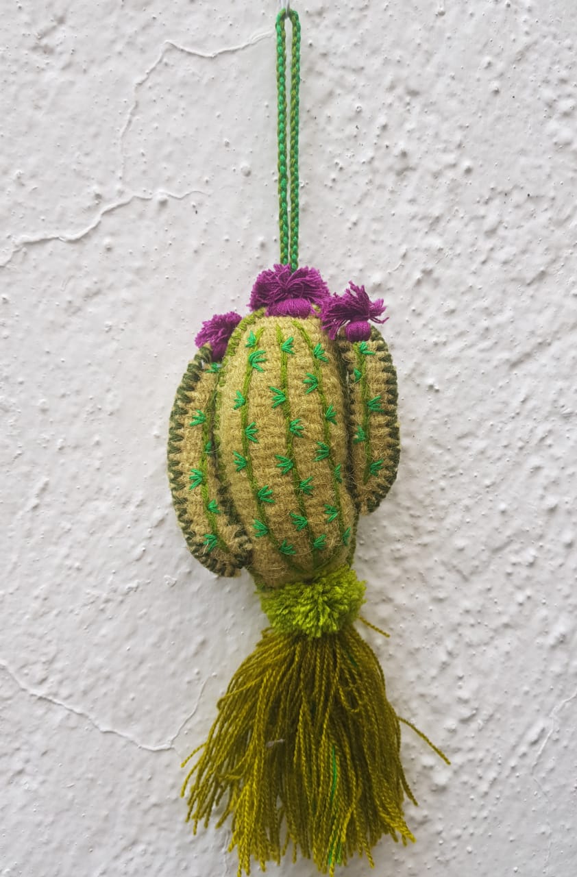 Cactus. Colgantes de Lana