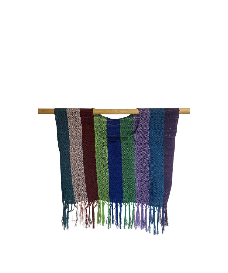 Blusa cuello redondo y mariposa