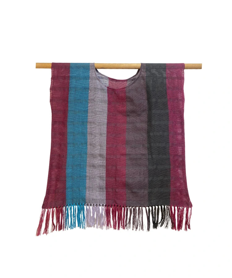 Blusa cuello redondo y mariposa